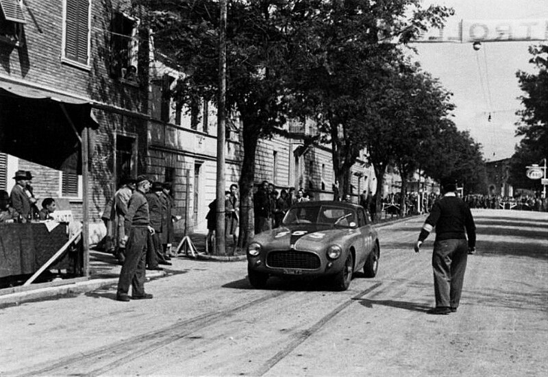 File:Ferrari-212-Export-Motto-Berlinetta-0074E-13th-Mille-Miglia-1-2-May-1954-Minzoni-Brinci.jpg