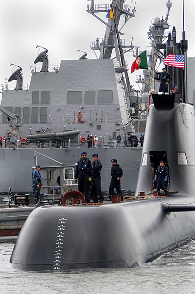 File:Flickr - Official U.S. Navy Imagery - The Portuguese navy submarine NRP Tridente arrives at Naval Station Norfolk..jpg