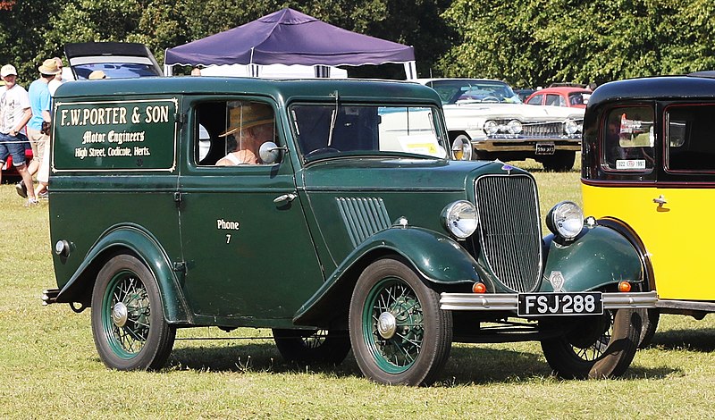 File:Ford van declared manufactured 1933 first registered UK January 1998 997cc.jpg