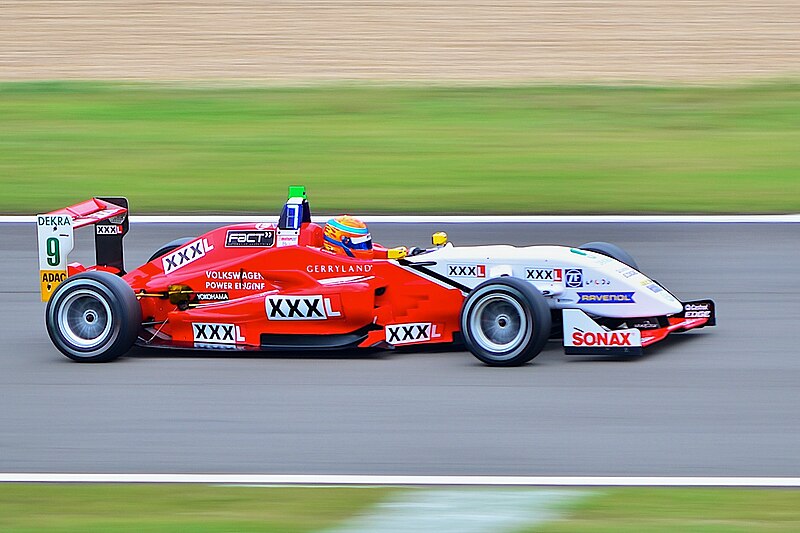 File:Formula 3 Cup Car 2.jpg