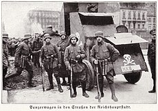 FreikorpsBerlinStahlhelmM18TuerkischeForm.jpg