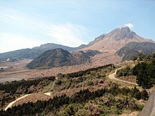 El monte Unzen. Puede observarse el flujo piroclástico y los depósitos de lava.