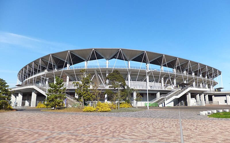 File:Fukuda Denshi Arena 2011-12-10c.jpg