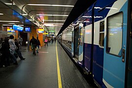 Gare souterraine, niveau du RER D.