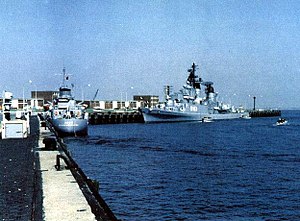 German destroyer Bayern (D183) in 1975.jpg