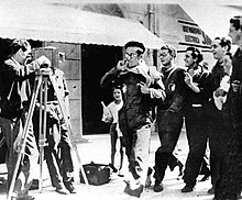 Gonzalo Menéndez Pidal, Lorca ve La Barraca'nın diğer üyelerini Ağustos 1932'de Vigo'da Calle Capitán Galán'da (Calle Príncipe) kaydeder.jpg