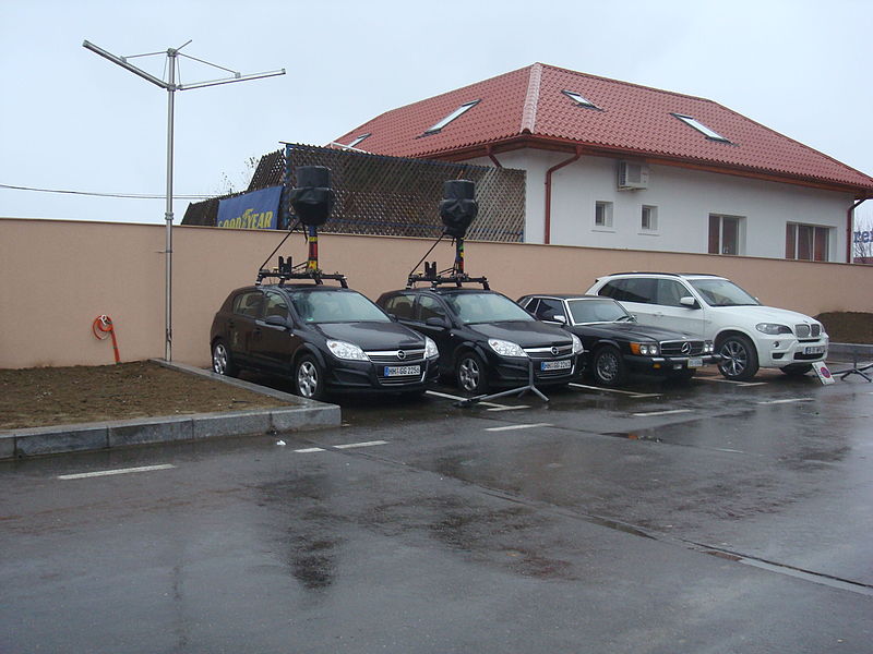 File:GoogleCars.JPG