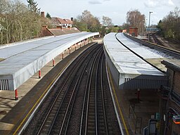 Grange Hill stn high southbound