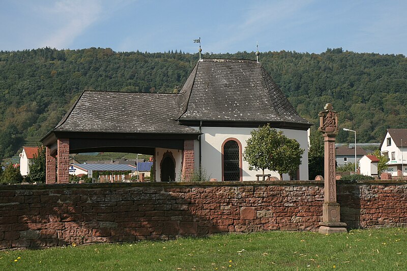 File:Großheubach-Friedhofstr24-Friedhof1-Bubo.jpg