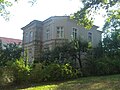 Villa mit Einfriedung