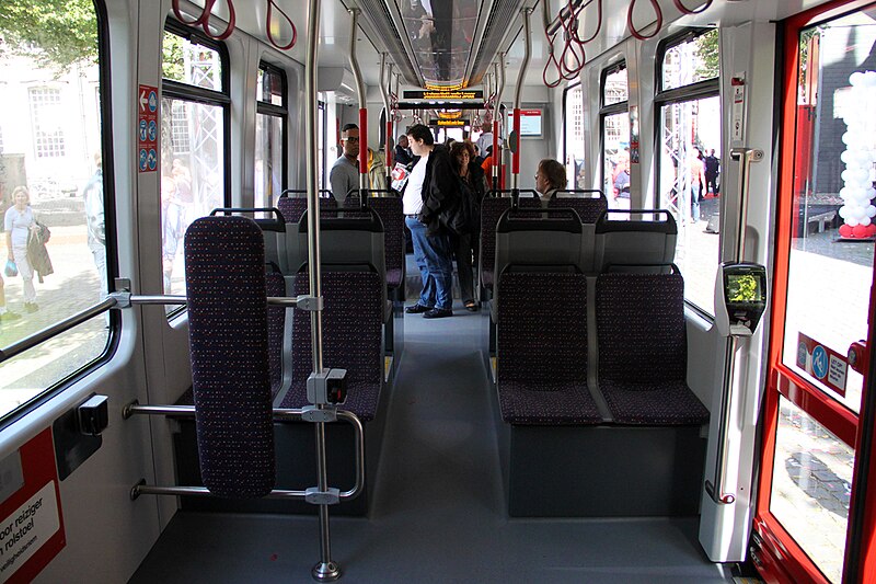 File:HTM - Avenio, interieur - (2).jpg