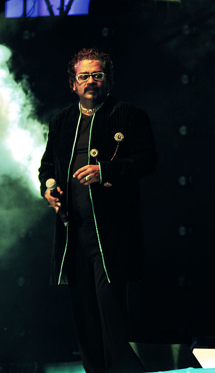 Hariharan performing at A R Rahman's concert, Sydney (2010)