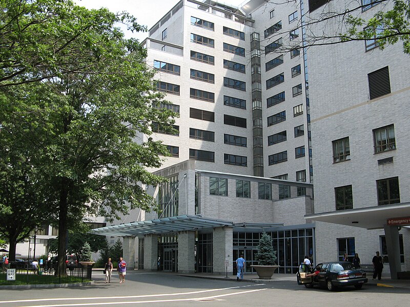 File:Hartford Hospital main entrance.JPG