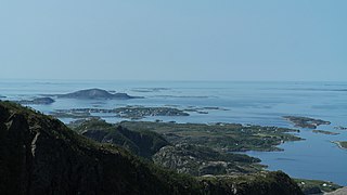 Strandflat Landform typical of the Norwegian coast consisting of a flattish erosion surface on the coast and near-coast seabed