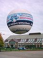 Deutsch: Helium Ballon HighFlyer bei den Deichtorhallen in Hamburg. English: Helium ballon in Hamburg, Germany.