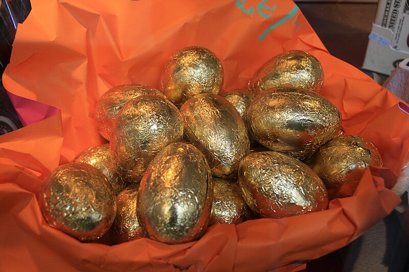 File:Huevos de pascua (dorados).JPG