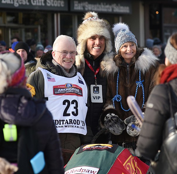 File:Iditarod Ceremonial Start. Fur Rondy 2019 (Lisa Murkowski and Verne Martell with Jeff King).jpg