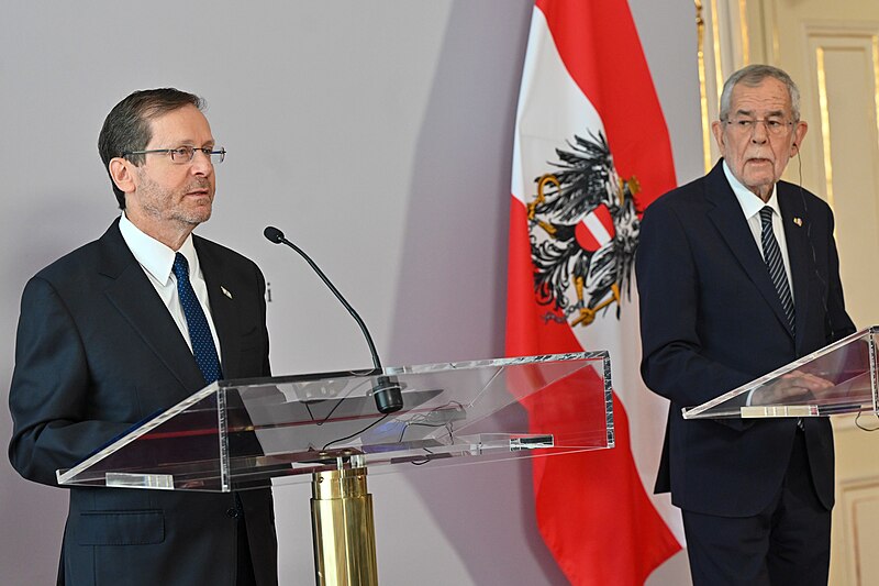 File:Isaac Herzog state visit to Austria, September 2023 (KBG GPO7639).jpg