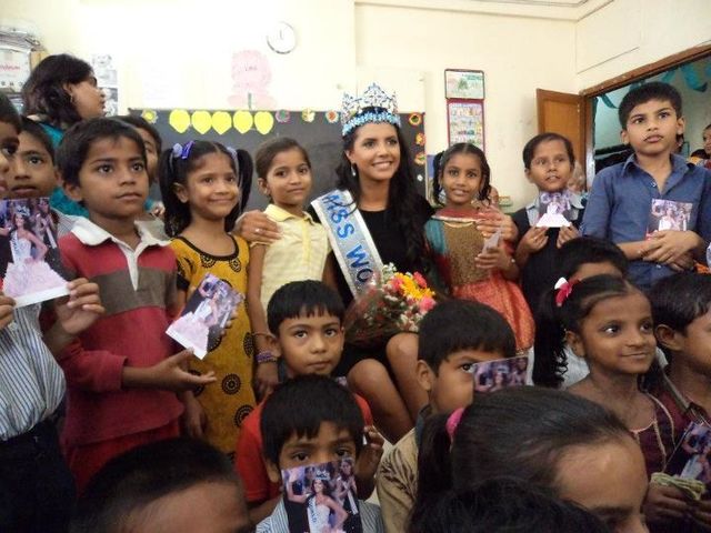 Ivian Sarcos, Miss World 2011 at a school in Mumbai, India