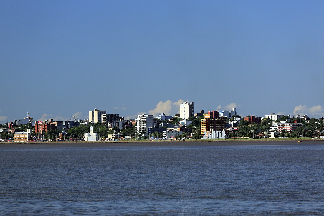 File:J38 025 Encarnación, Avenida Costanera Republica del Paraguay.jpg