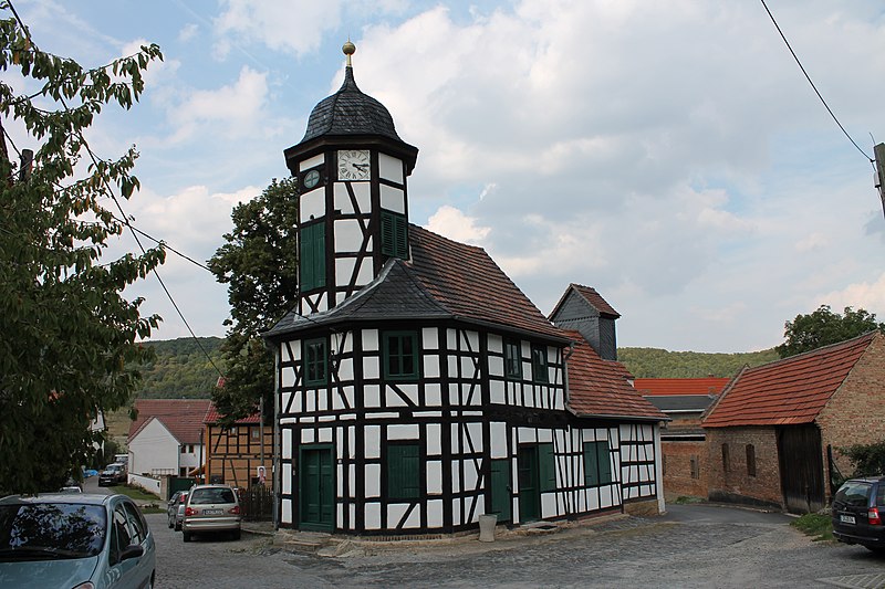 File:Jena Laasan Gemeindehaus.JPG