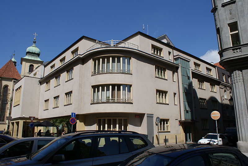 File:Jewish Museum in Prague 01.JPG