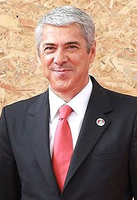 Jose Socrates cropped from Dmitry Medvedev in Portugal 20 November 2010-2 (cropped).png