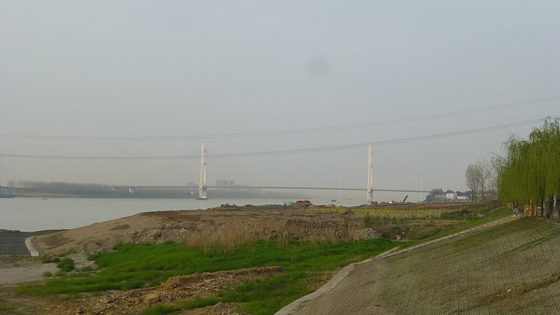 File:Junshan Bridge seen from the Zhongshan Warship Travel Ferry Terminal - P1540184.JPG