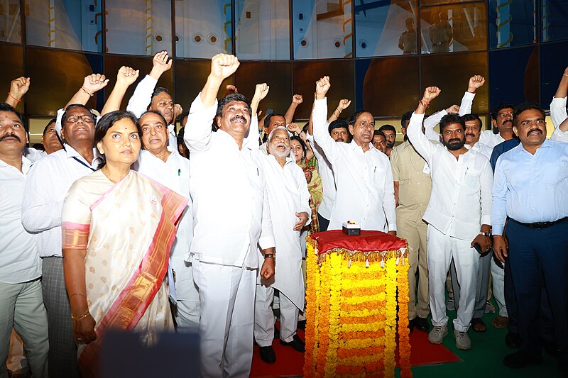 File:KCR at Telangana Martyr’s Memorial.jpg