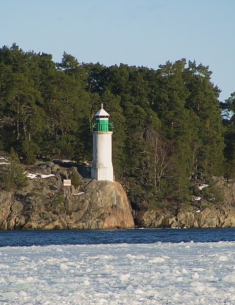 File:Kalvö fyr.jpg