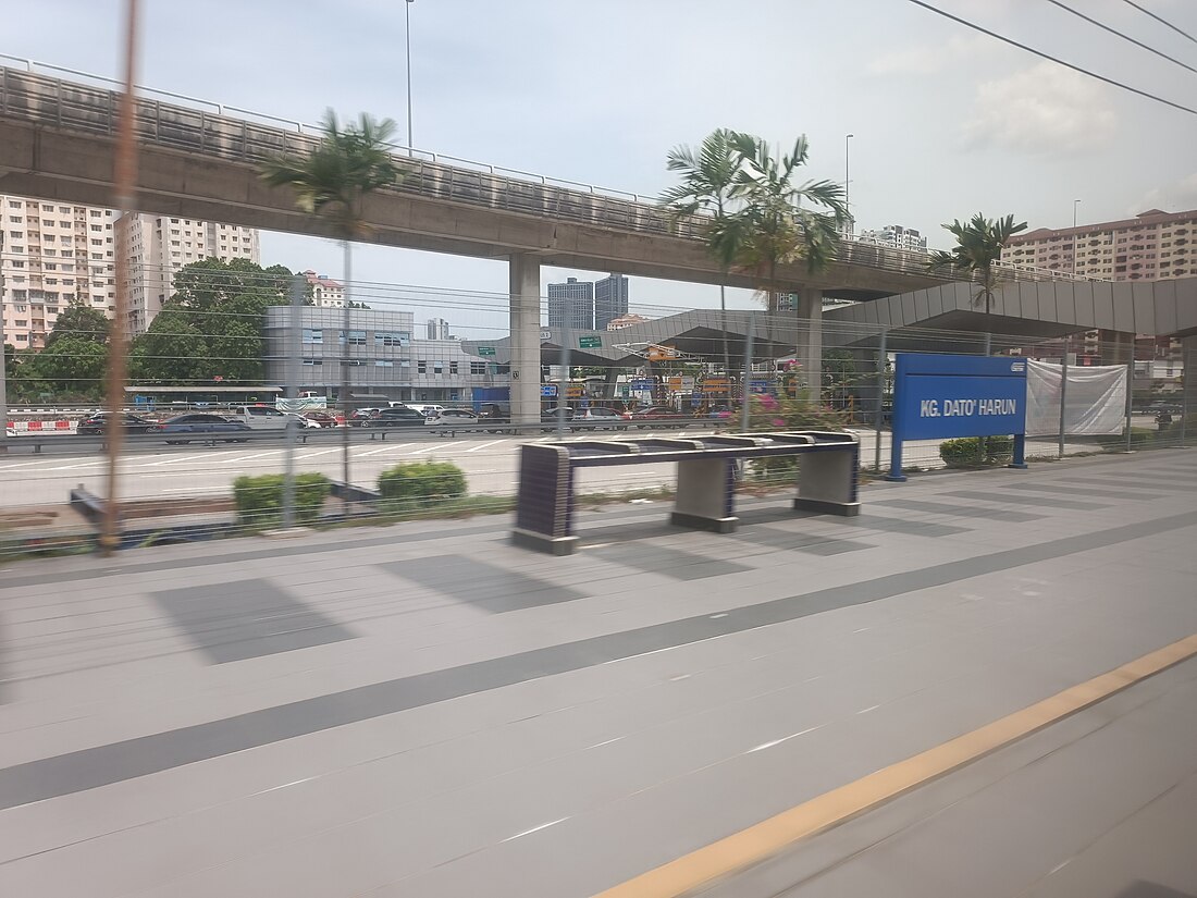 Kampung Dato Harun Komuter station