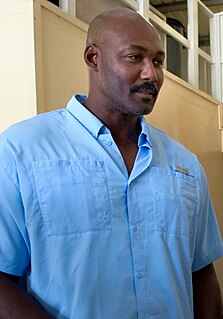 <span class="mw-page-title-main">Karl Malone</span> American basketball player (born 1963)