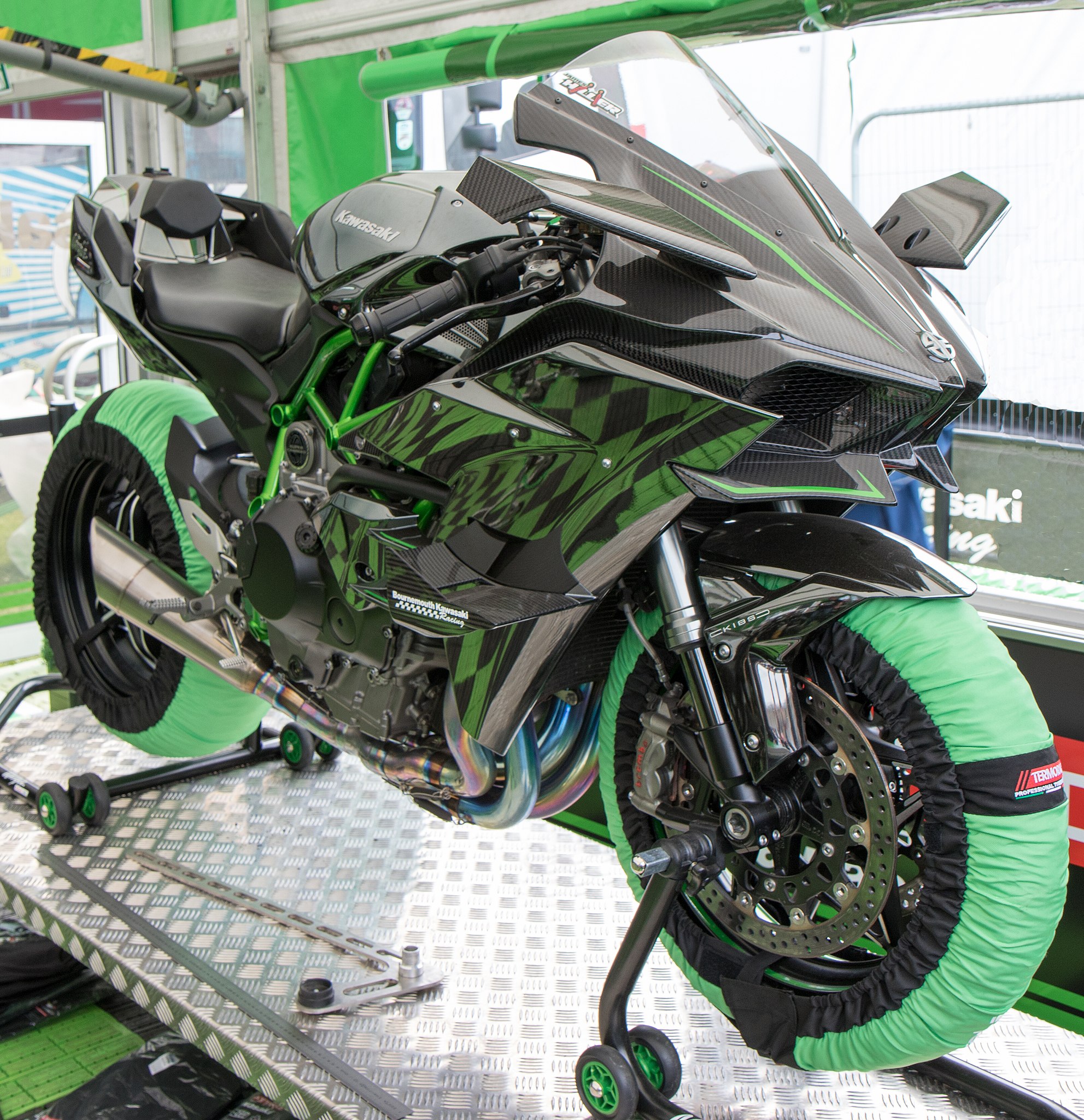 File:Kawasaki H2R in of cropped.jpg -