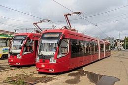 Les tramways de Kazan à la gare.jpg