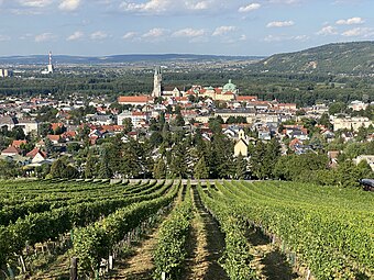 File:Klosterneuburg von Buchberg 04.jpg (Source: Wikimedia)