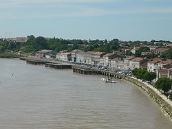 La rive droite à Tonnay-Charente.JPG