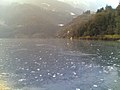 Il lago ghiacciato durante l'inverno 2005/2006