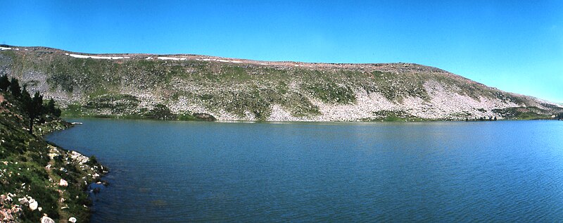 File:Lagunas de Neila 1977 01.jpg