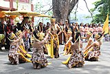 Tarian khusus sebelum mengarak tumpeng raksasa dan delapan buceng kecil mengelilingi Telaga Ngebel.