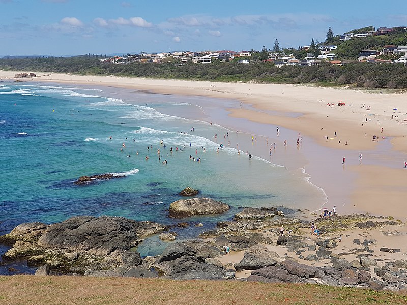 File:Light House Beach, Port Macquarie, NSW.jpg