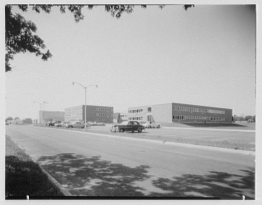 File:Long Island Lighting Co., 230 Old Country Road, Mineola, Long Island. LOC gsc.5a25972.tif