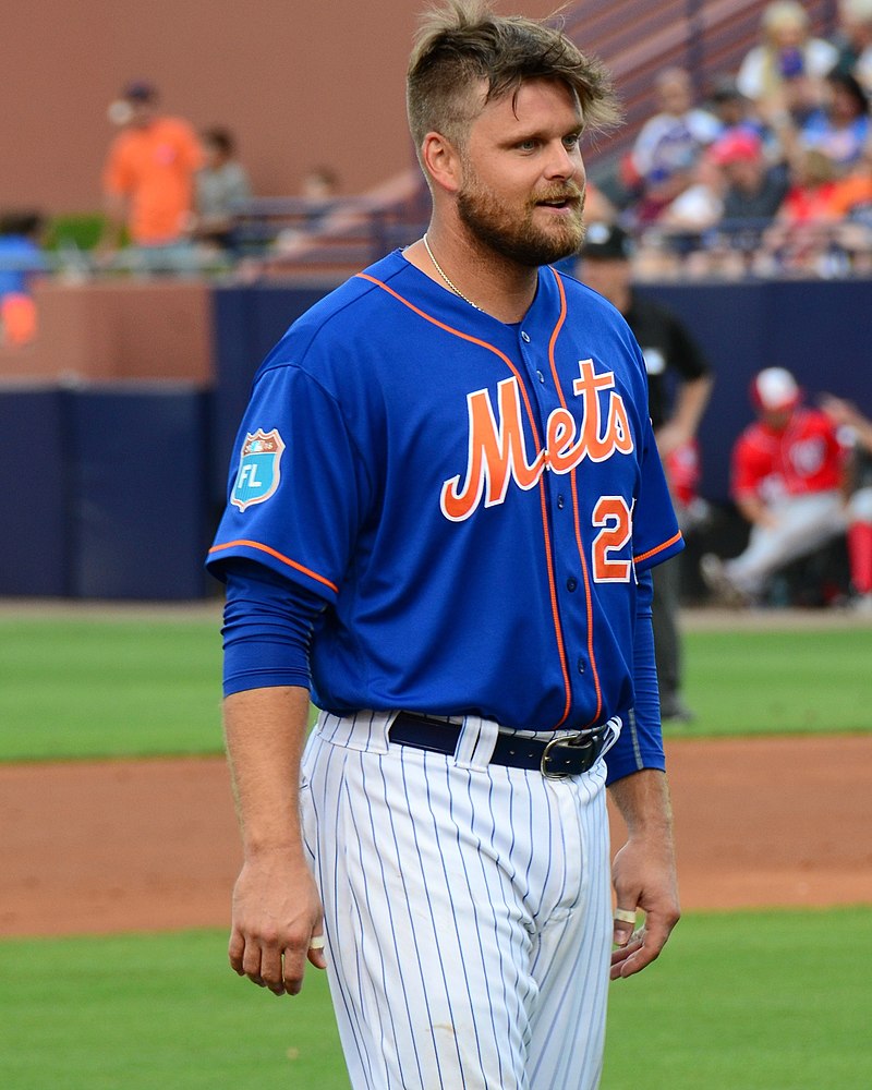 Photo: Mets' Lucas Duda speaks to the media prior to the World Series -  KCP20151026119 