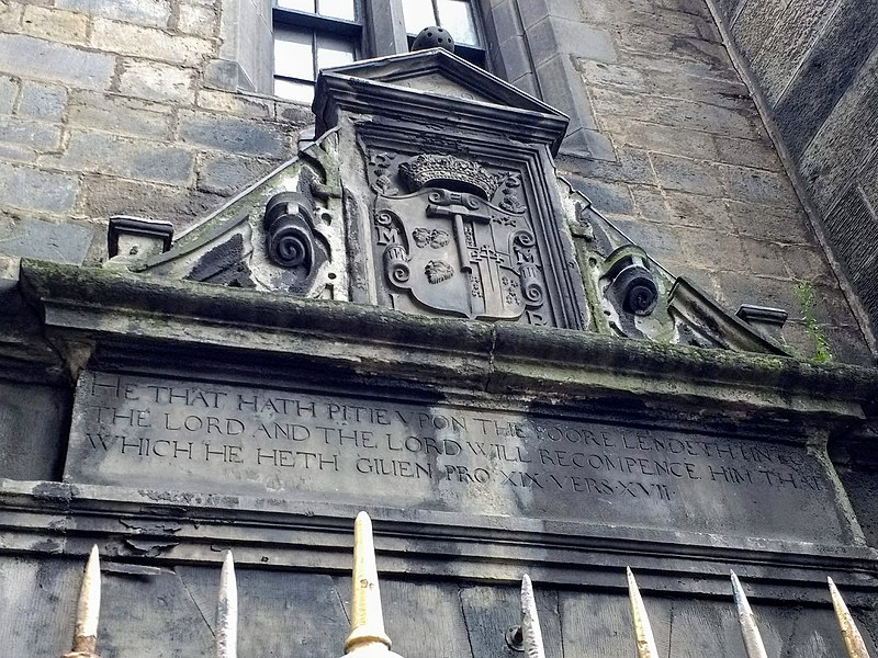 File:Magdalen Chapel inscription above the doorway.jpg