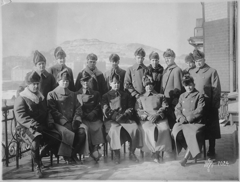 File:Major General William S. Graves (Commanding General Allied Expeditionary Force-Siberia, seated, center) and Staff, Vladi - NARA - 542457.tif