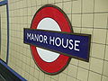 Manor House stn roundel.JPG