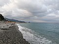 Mar Ligure, molo vecchio, isola di Bergeggi e costa di Ponente verso Genova visti dalla Spiaggia dei Pescatori - Noli (II).jpg