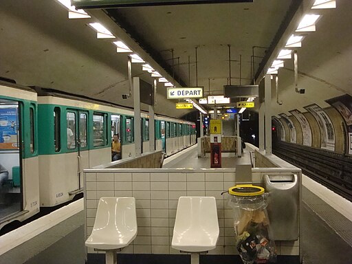 Metro de Paris - Ligne 6 - Nation - Motte seats