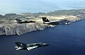 米格-21戰鬥機和美國海軍的F-14雄貓式戰鬥機編隊飛行