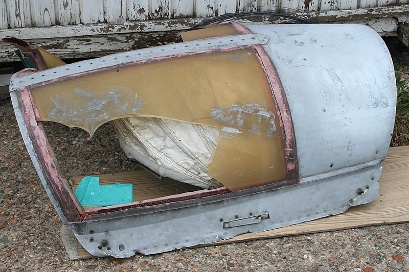 File:MiG-25 Foxbat canopy (8498921968).jpg