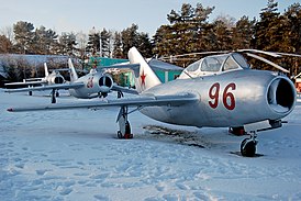 Mikoyan-Gurevich MiG-15UTI, Rusia - Fuerza Aérea AN1660243.jpg